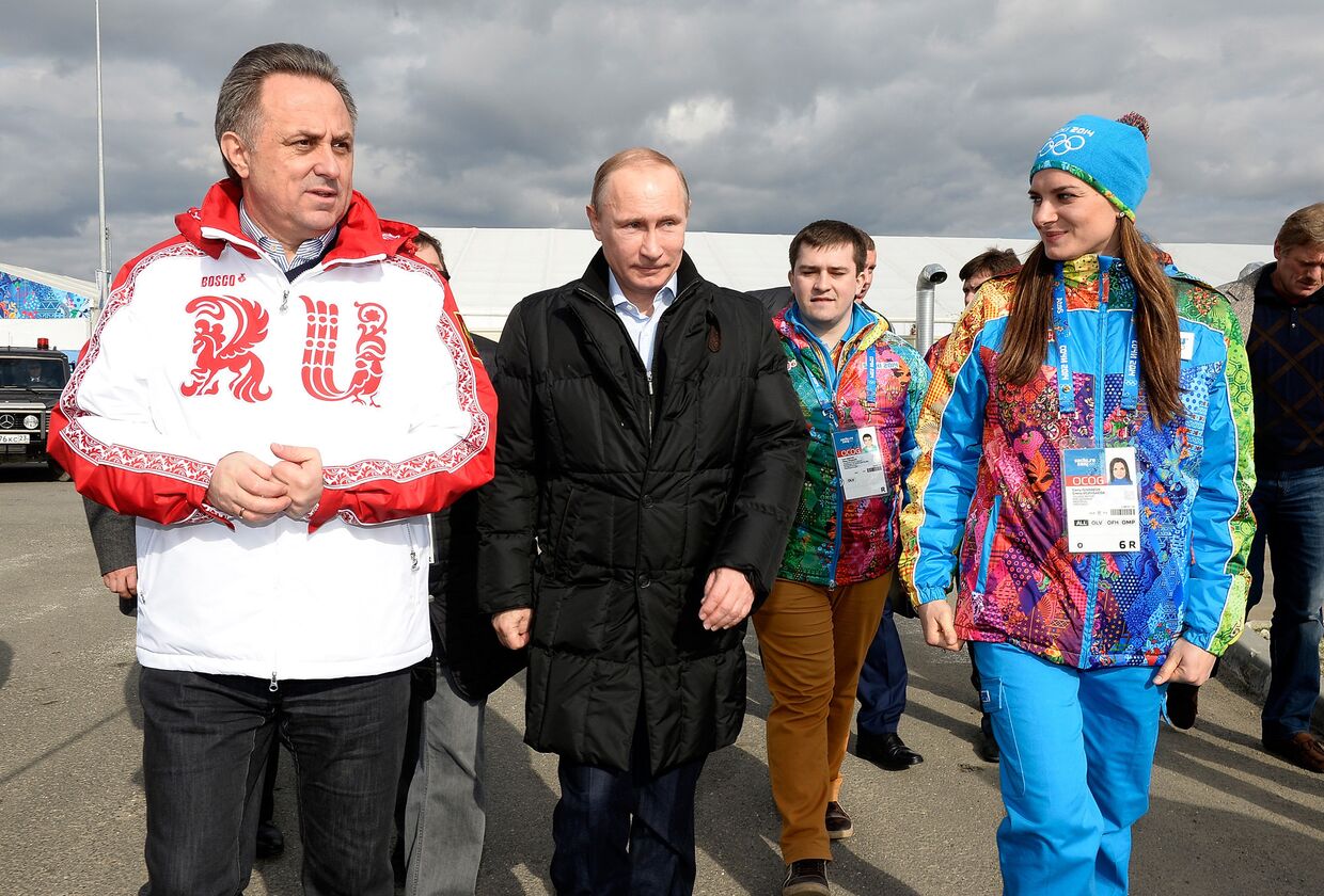 Владимир Путин, Елена Исинбаева и Виталий Мутко в Олимпийской деревне в Сочи