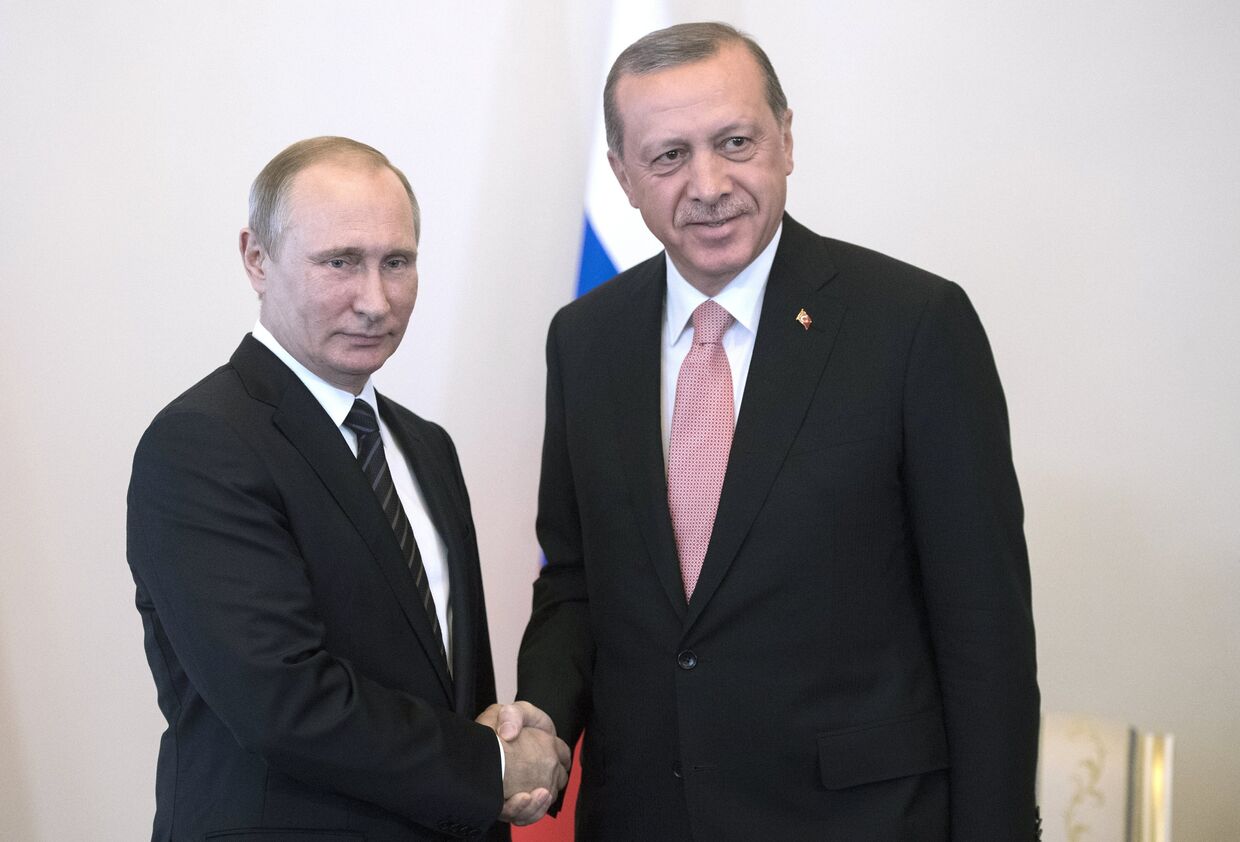 Президент России Владимир Путин и президент Турции Реджеп Тайип Эрдоган во время встречи в Санкт-Петербурге