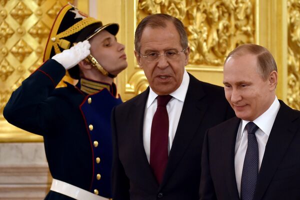 Владимир Путин и Сергей Лавров перед церемонией вручения верительных грамот послов иностранных государств Владимир Путин и Сергей Лавров перед церемонией вручения верительных грамот послов иностранных государств
