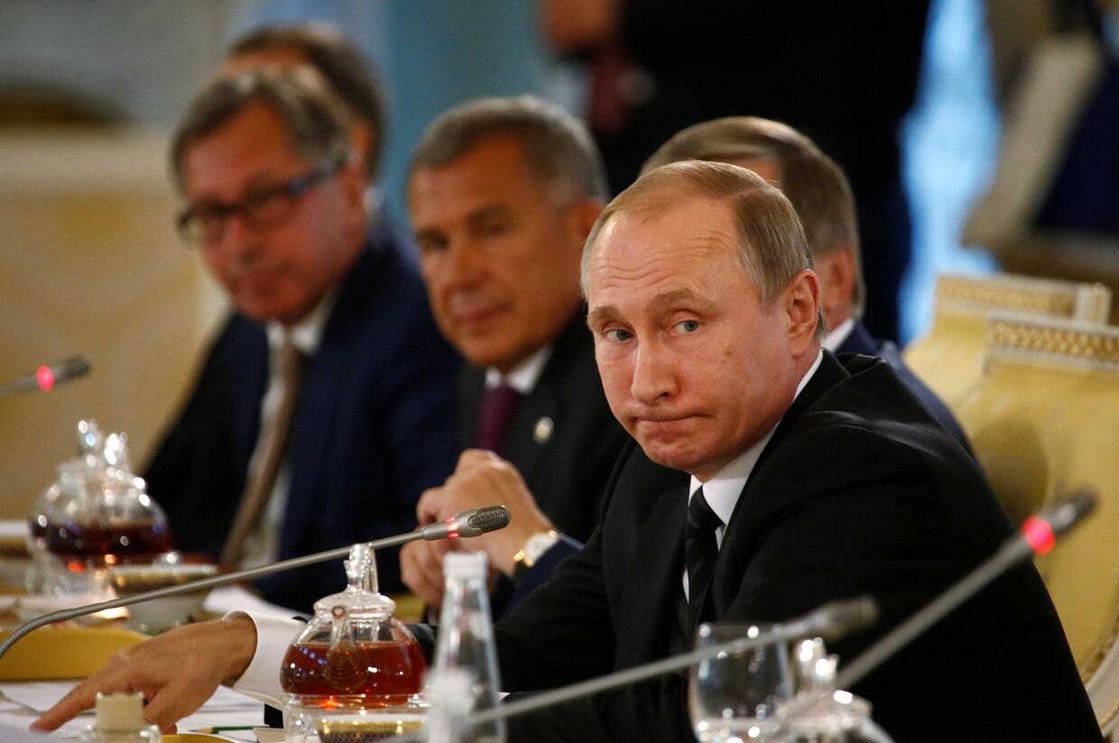 Владимир Путин на встрече с российскими и турецкими предпринимателями в Санкт-Петербурге