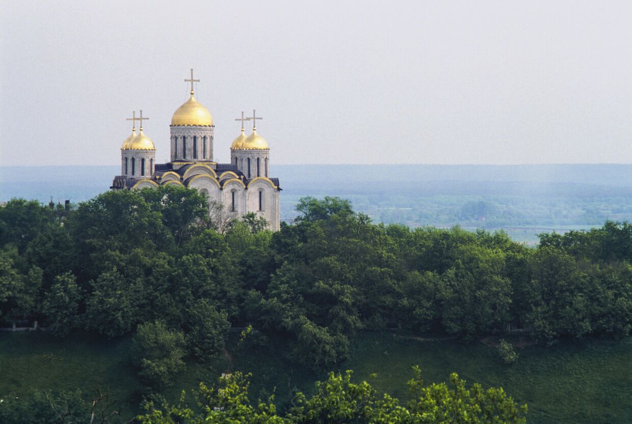 Вид на Успенский собор во Владимире