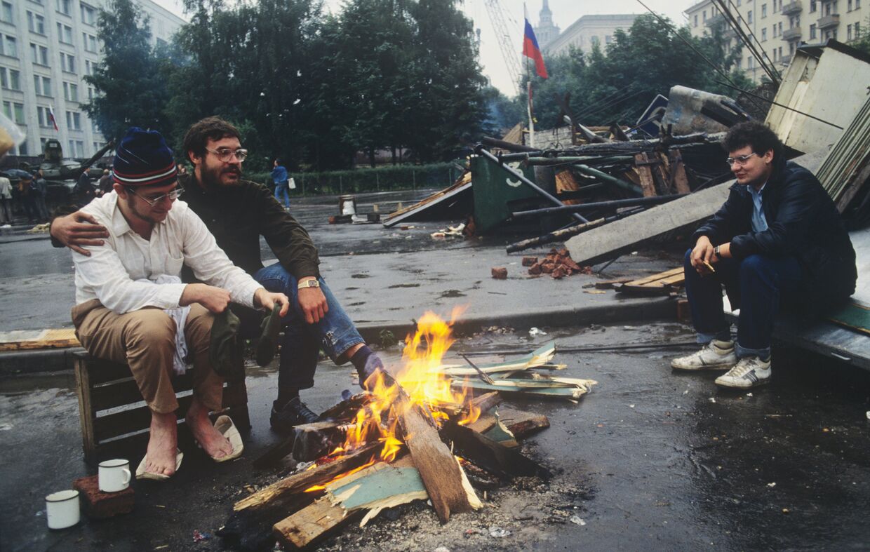 Защитники Белого дома в дни августовского путча 1991 года