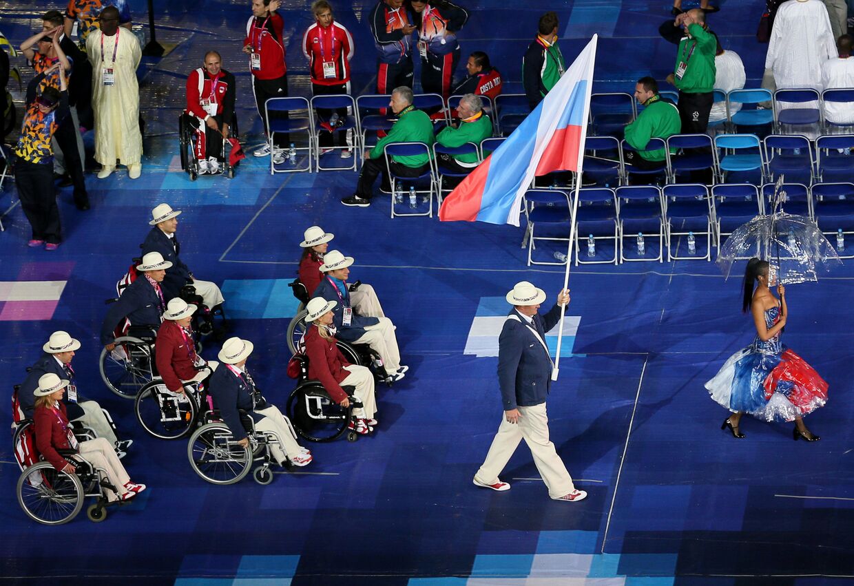 Паралимпийская сборная России во время церемонии открытия летних Паралимпийских игр в Лондоне