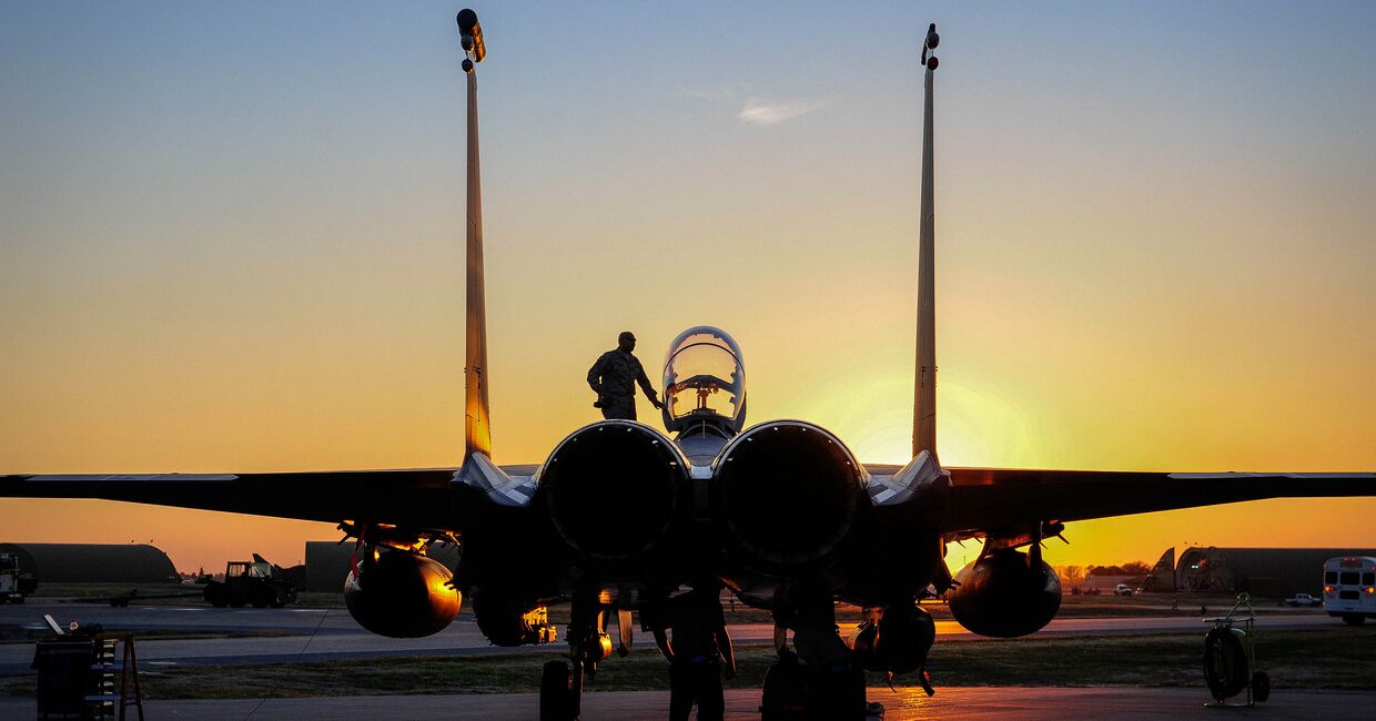 Американский истребитель F-15E Strike Eagle на авиабазе Инджирлик, Турция