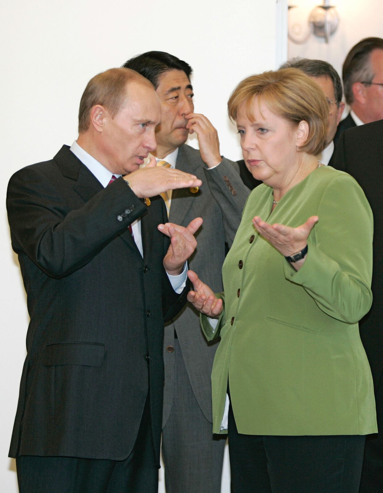 Президент России Владимир Путин и федеральный канцлер Германии Ангела Меркель