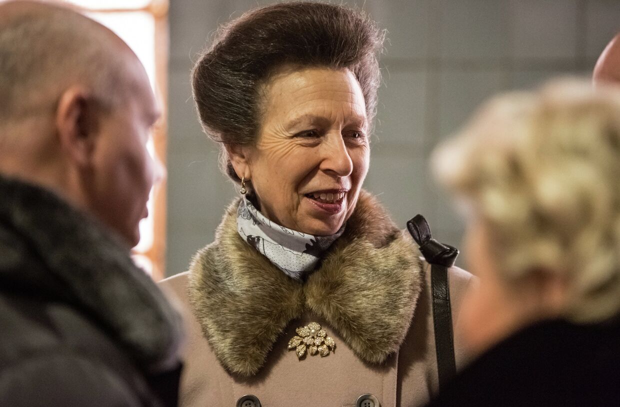 Британская принцесса Анна во время посещения Московского ипподрома побывала на занятиях по иппотерапии
