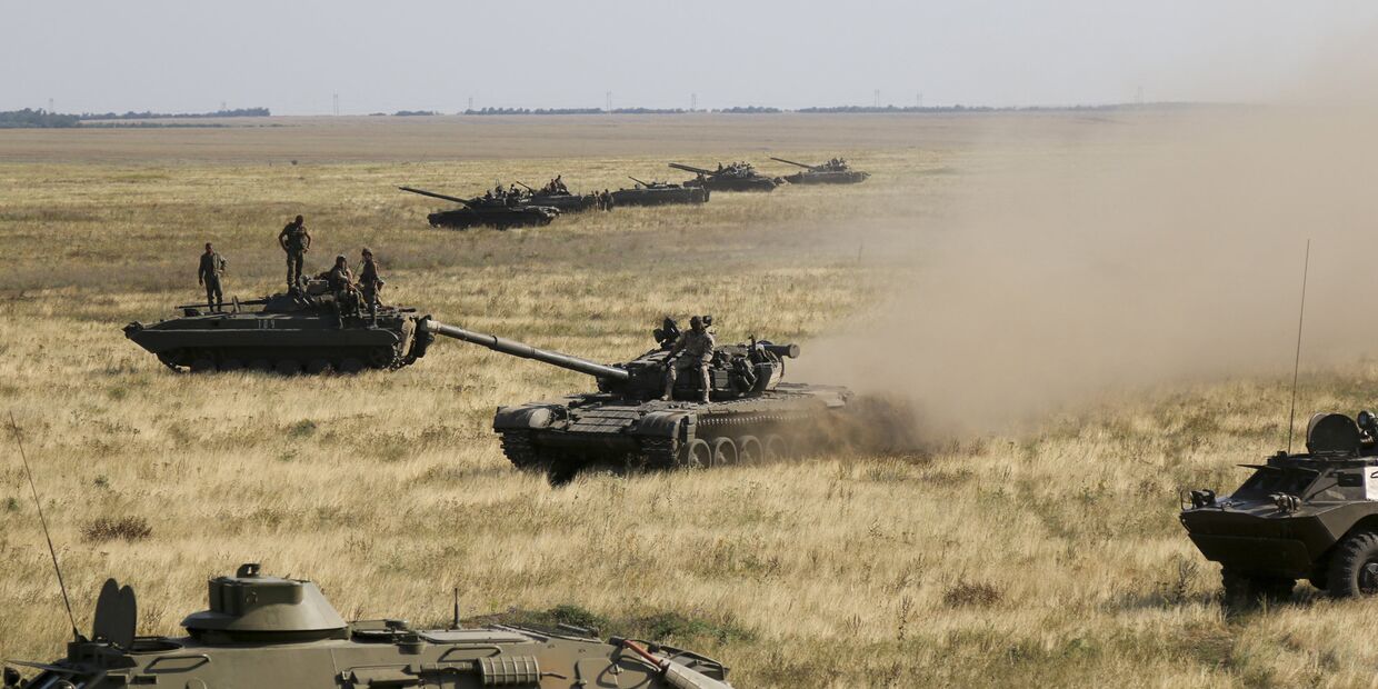 Украинская военная техника движется к границе с Крымом возле Херсона