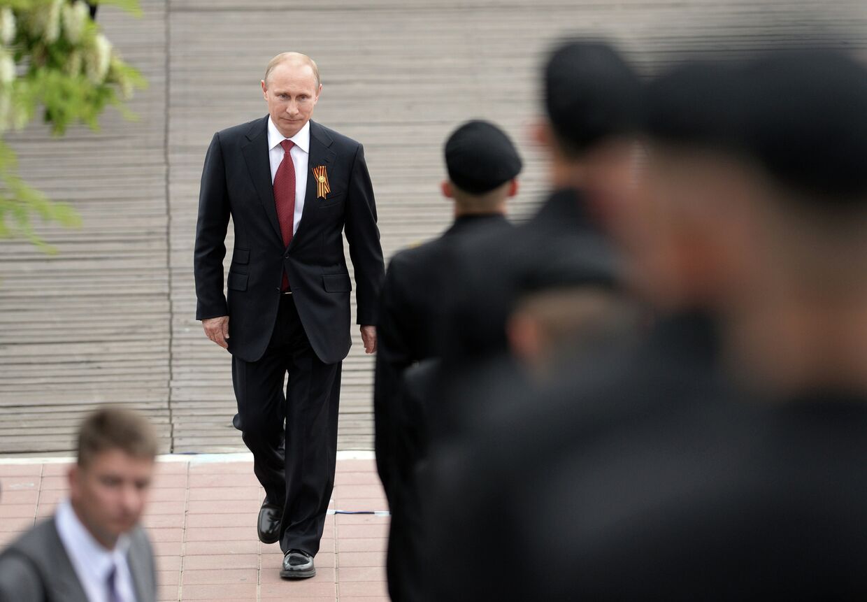 Президент России Владимир Путин перед началом военного парада посвященного 69-й годовщине Победы в ВОВ