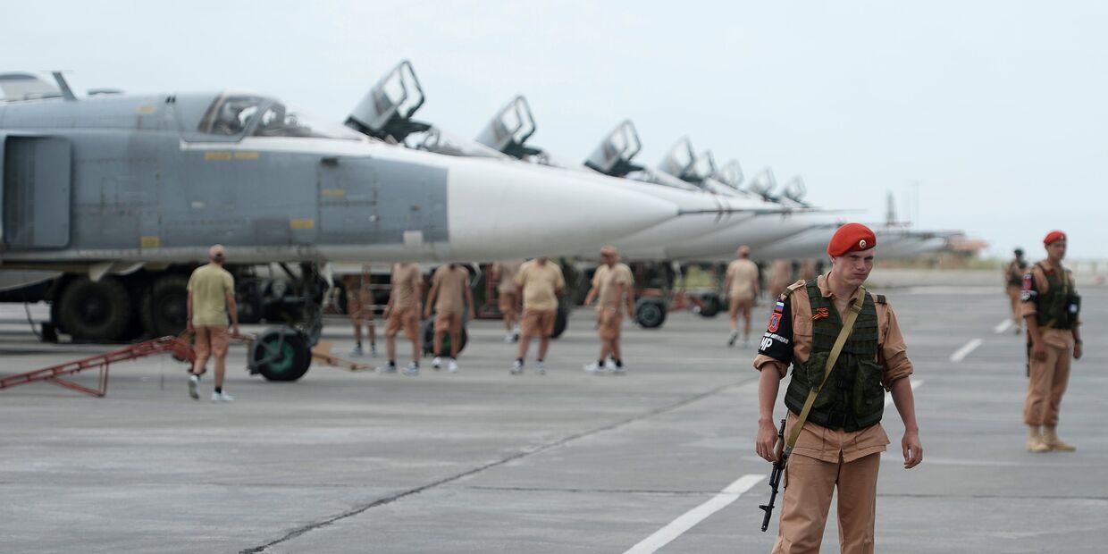 Российские военнослужащие на авиабазе «Хмеймим» в Сирии