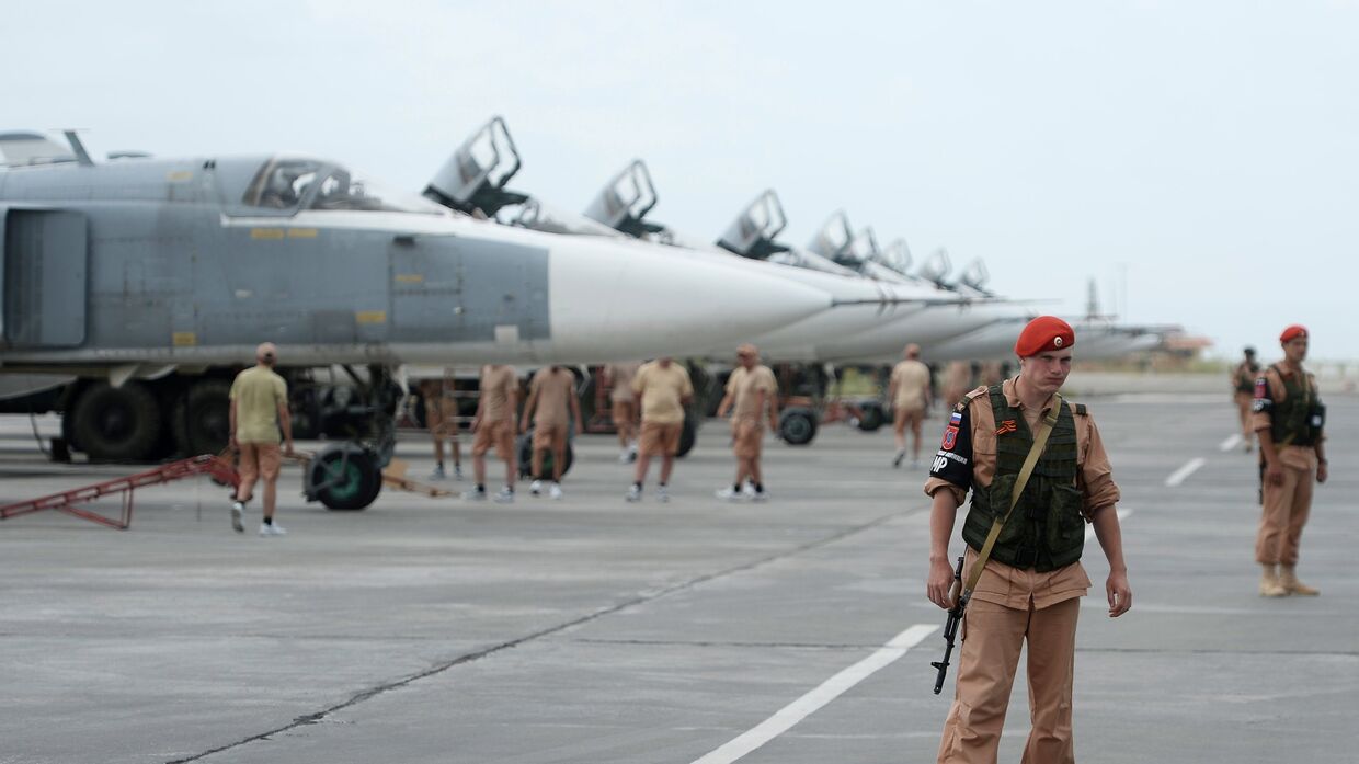 Российские военнослужащие на авиабазе «Хмеймим» в Сирии