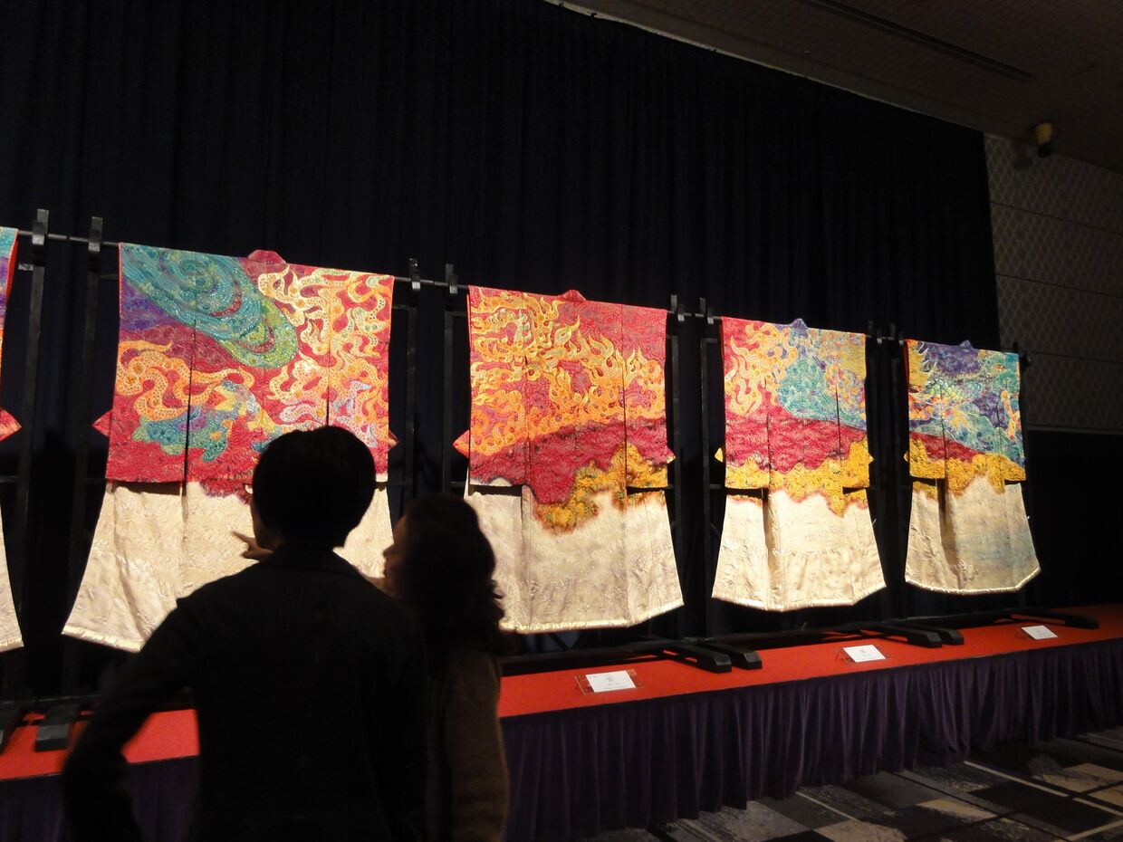 Кимоно японского мастера Итику КУботы из коллекции Патоха Шодиева на выставке в Токио