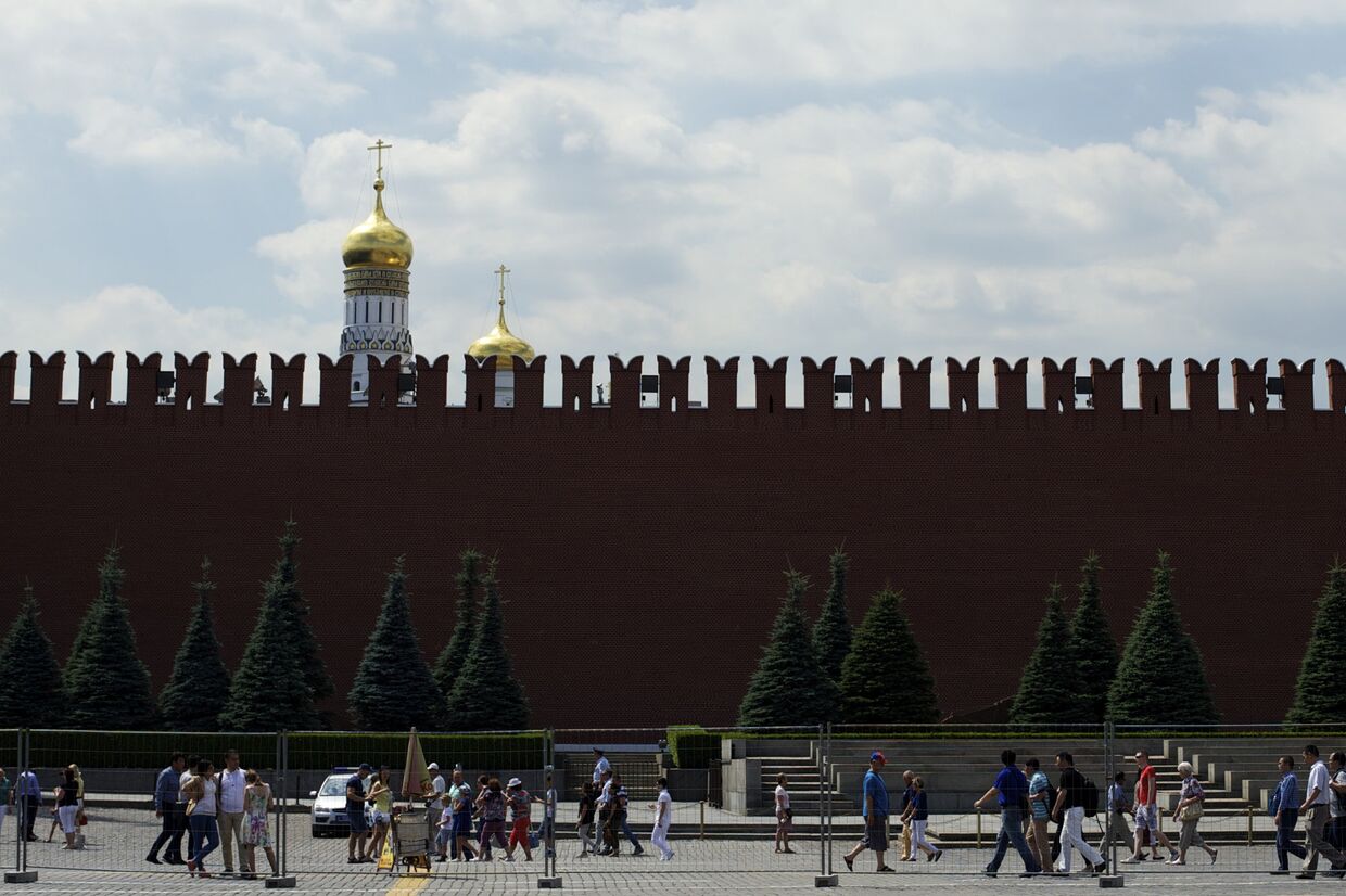 Вид на Кремлевскую стену в Москве