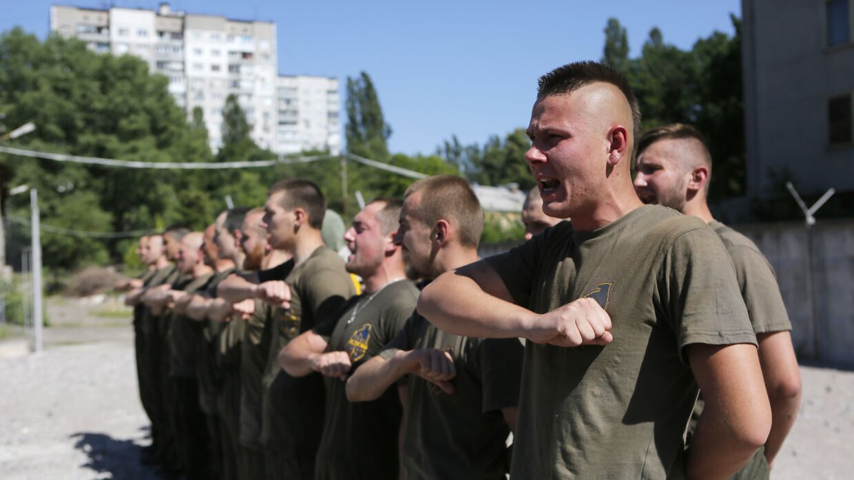 Тренировка бойцов батальона Азов