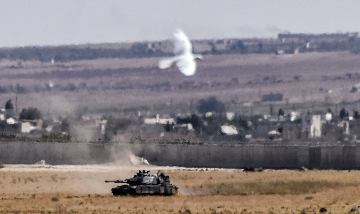 Турецкая бронетехника на границе с Сирией. 4 сентября 2016 года