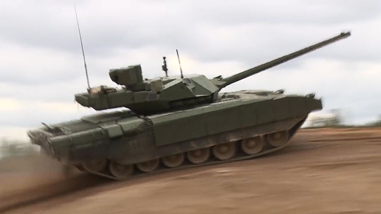 Демонстрация танка Т-14 «Армата»
