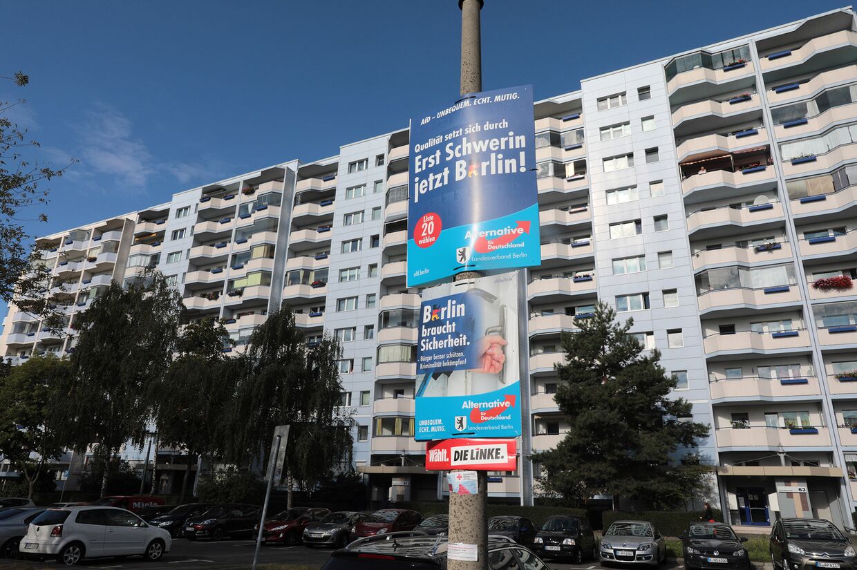 Предвыборные плакаты партии АдГ в берлинском районе Марцан-Хеллерсдорф