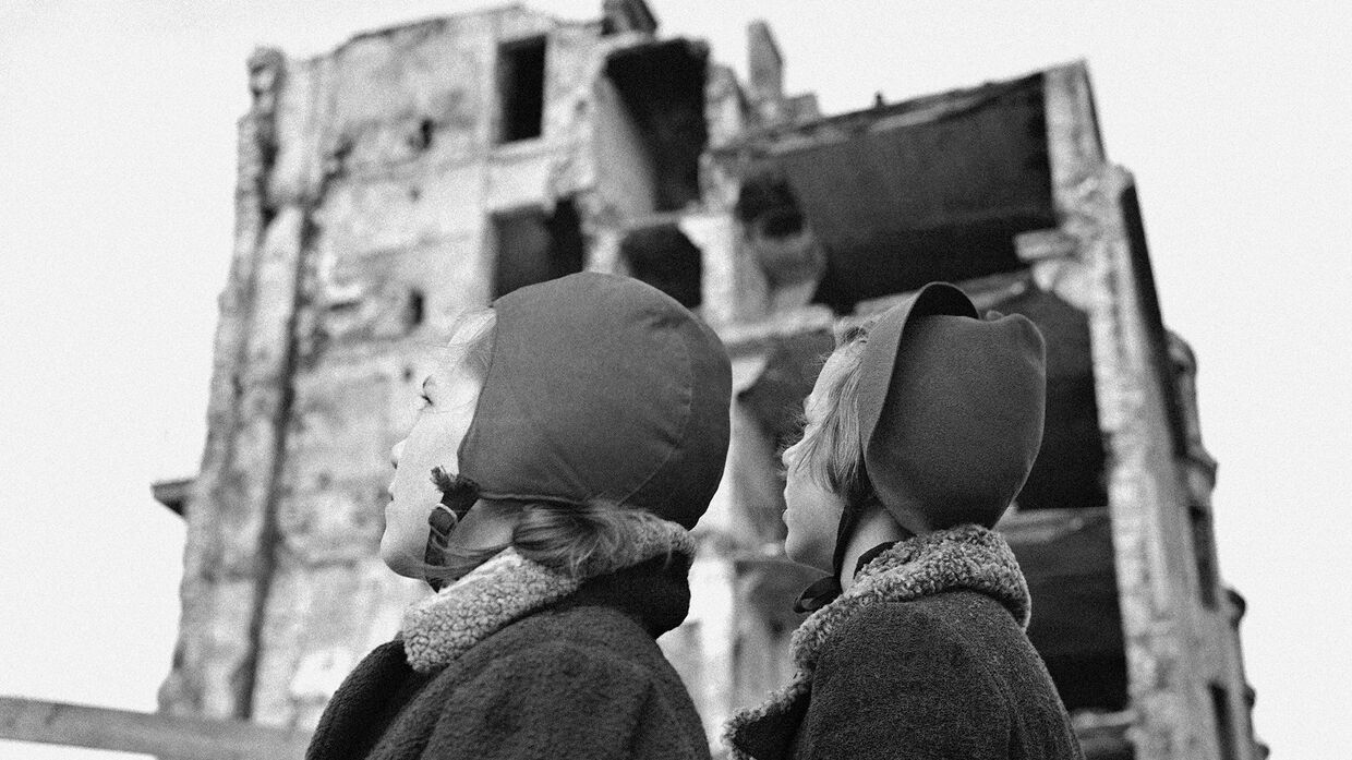 Дети вернувшиеся в Хельсинки после эвакуации во время финско-русской войны