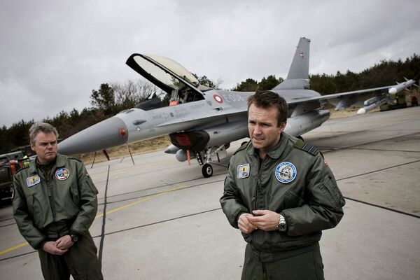 Истребители F-16 на авиабазе Skydstrup в Ютландии, Дания Истребители F-16 на авиабазе Skydstrup в Ютландии, Дания
