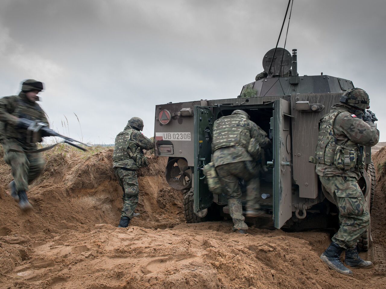 Поляки о призыве на военные сборы: не переживайте, памперсы и носовые  платки выдадут (Wirtualna Polska, Польша) | 09.12.2022, ИноСМИ