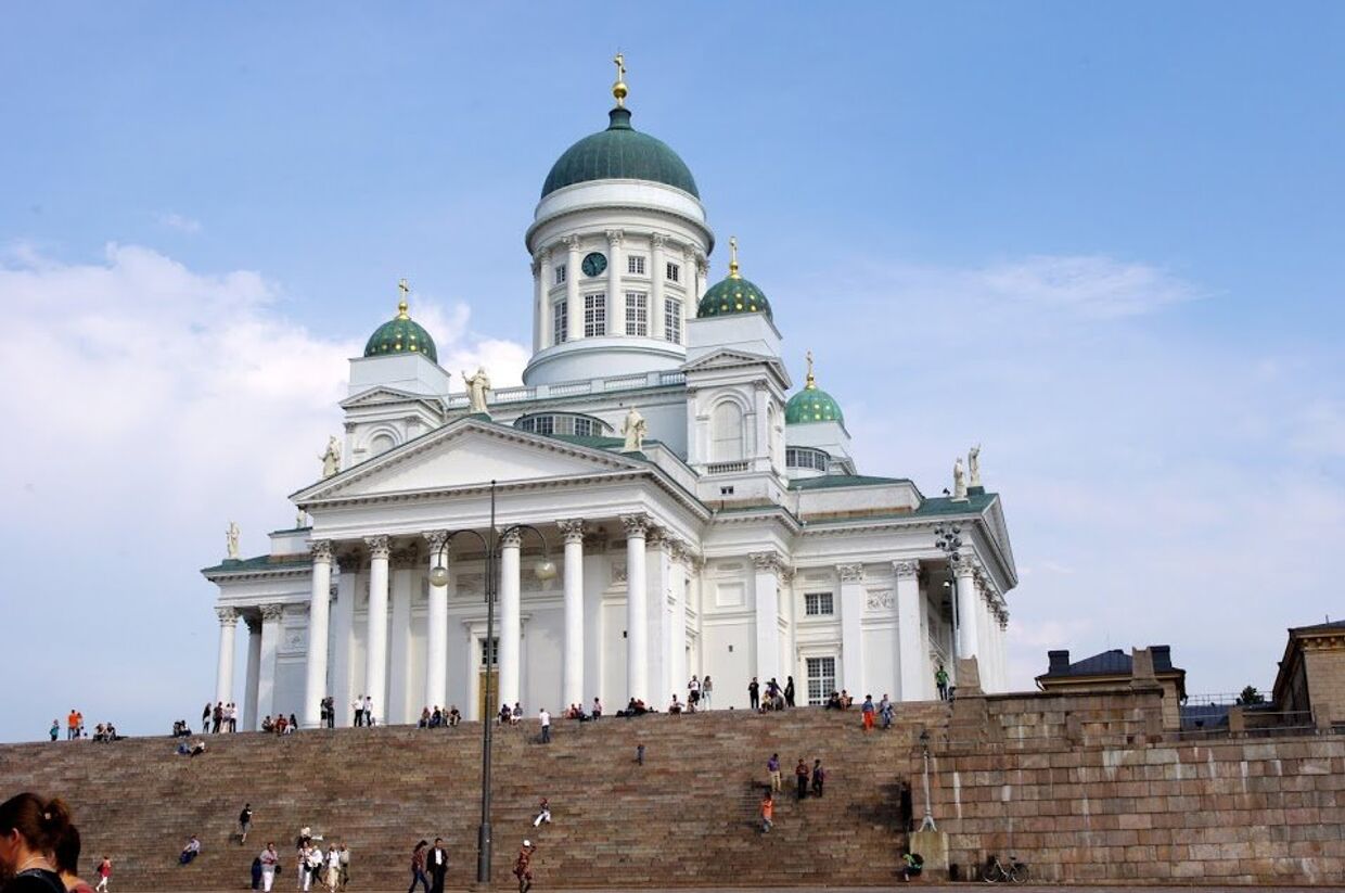Кафедральный собор на сенатской площади в Хельсинки