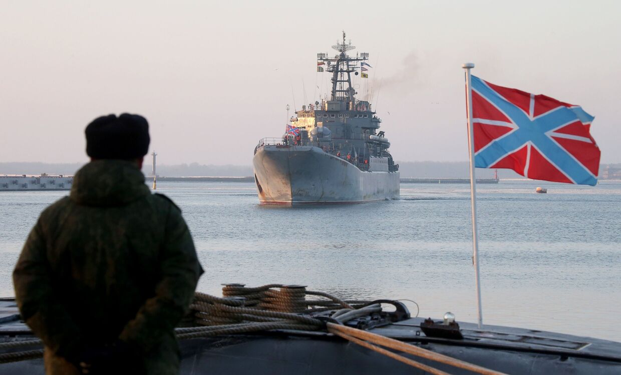 Большой десантный корабль (БДК) «Калининград» в военной гавани Балтийска