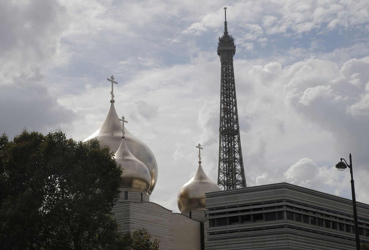 Кафедральный собор Русской Православной Церкви на набережной Бранли в Париже
