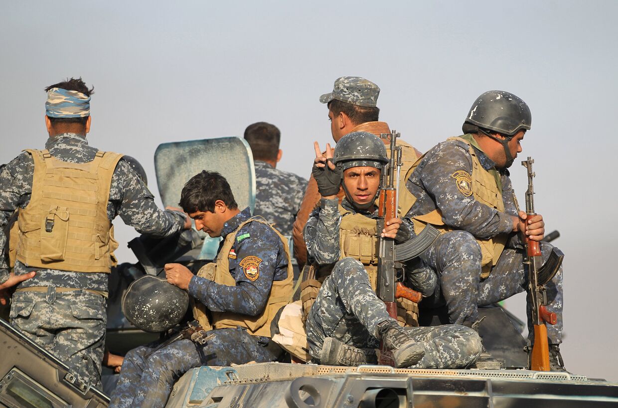 Иракские военные направляются к Мосулу