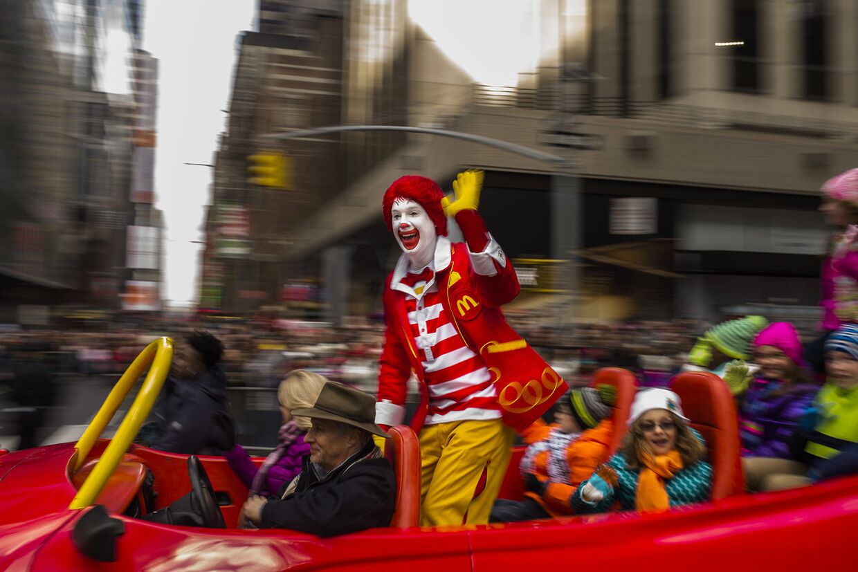 Рональд Макдональд во время парада в честь Дня Благодарения в Нью-Йорке