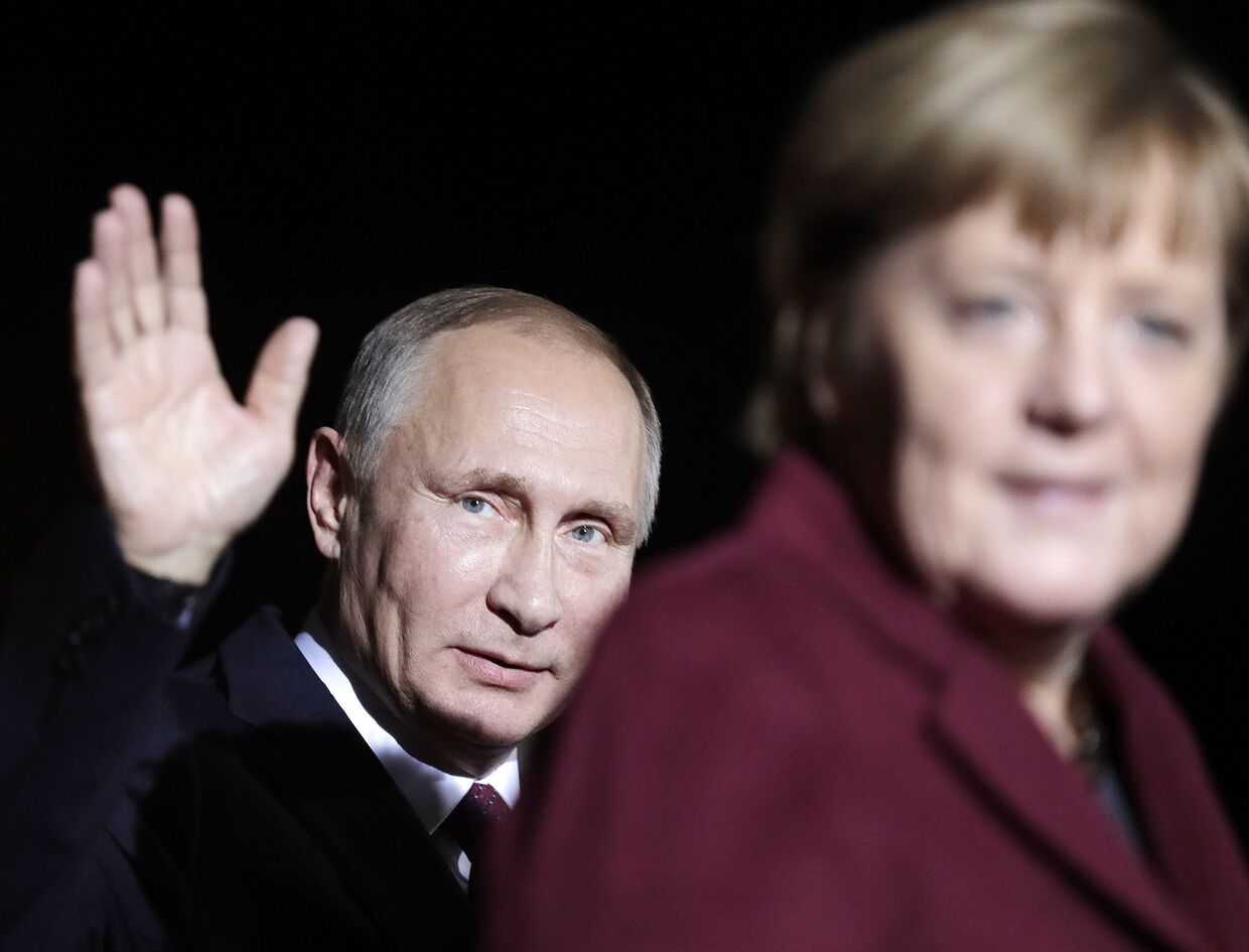Президент России Владимир Путин и канцлер ФРГ Ангела Меркель в Берлине