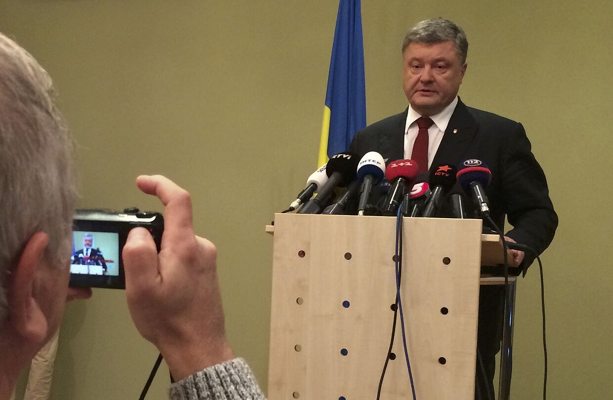 Президент Украины Петр Порошенко на пресс-конференции по итогам переговоров в Берлине