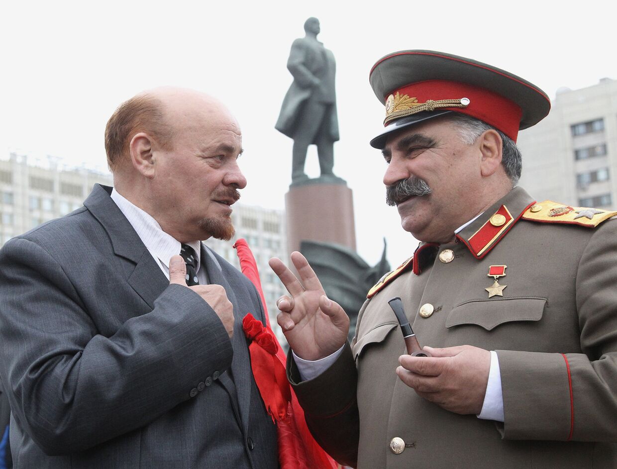 Первомайское шествеие коммунистов в Москве
