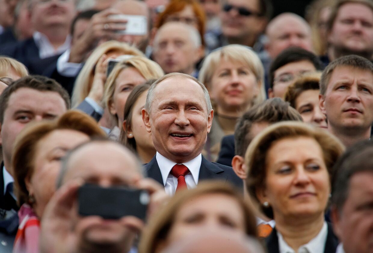 Президент России Владимир Путин во время празднования Дня города в Москве