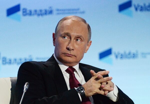 Президент РФ Владимир Путин во время заседания Международного дискуссионного клуба «Валдай» в Сочи Президент РФ Владимир Путин во время заседания Международного дискуссионного клуба «Валдай» в Сочи