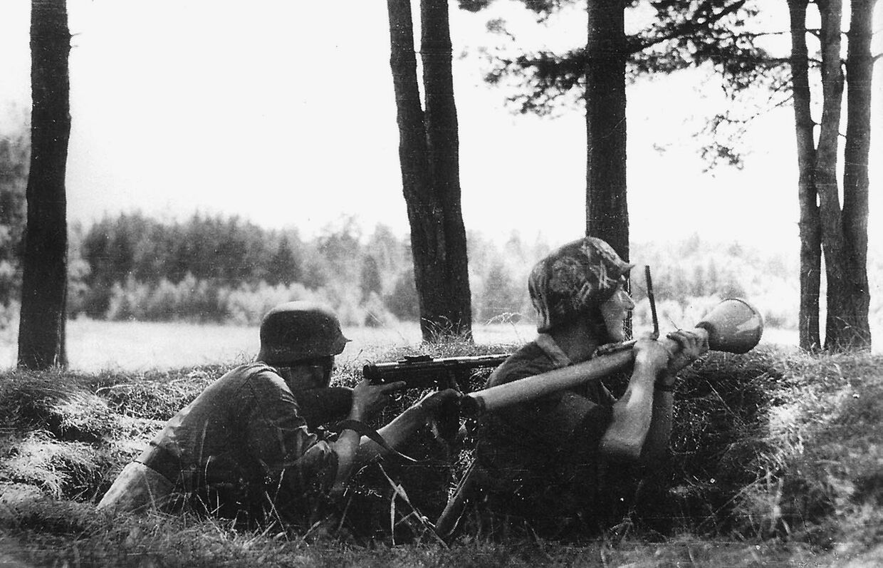 Финские солдаты в окопах под Ихантала
