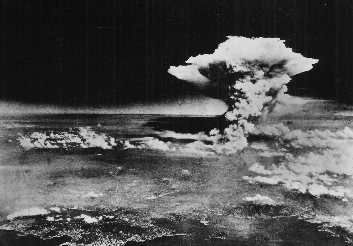 Взрыв американской атомной бомбы «Малыш» в Хиросиме