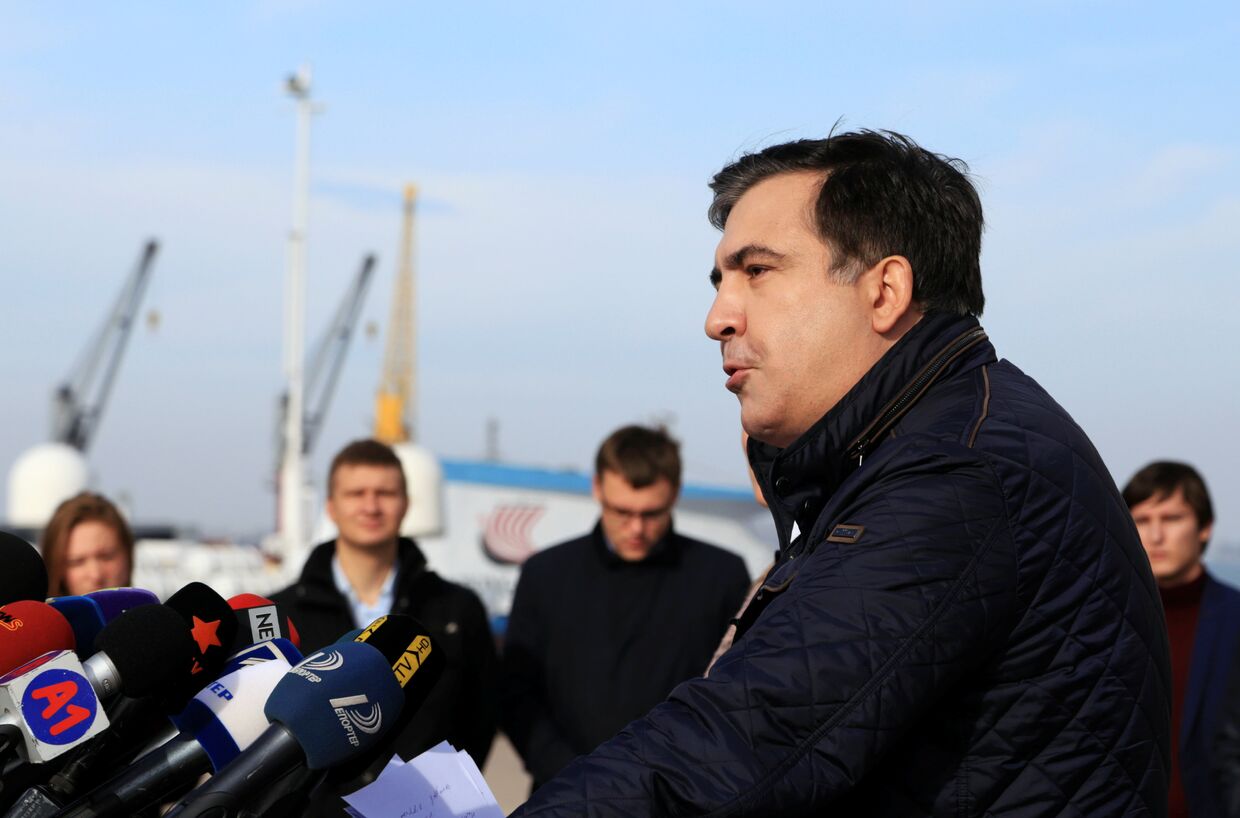 Губернатор Одесской области Украины Михаил Саакашвили выступает на пресс-брифинге в Одессе
