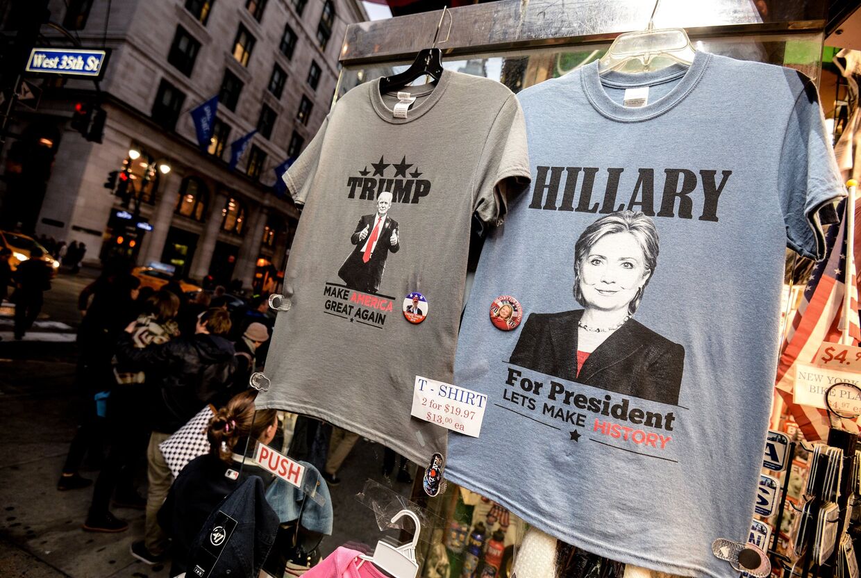 Продажа футболок с портретами кандидатов в президенты США в Нью-Йорке