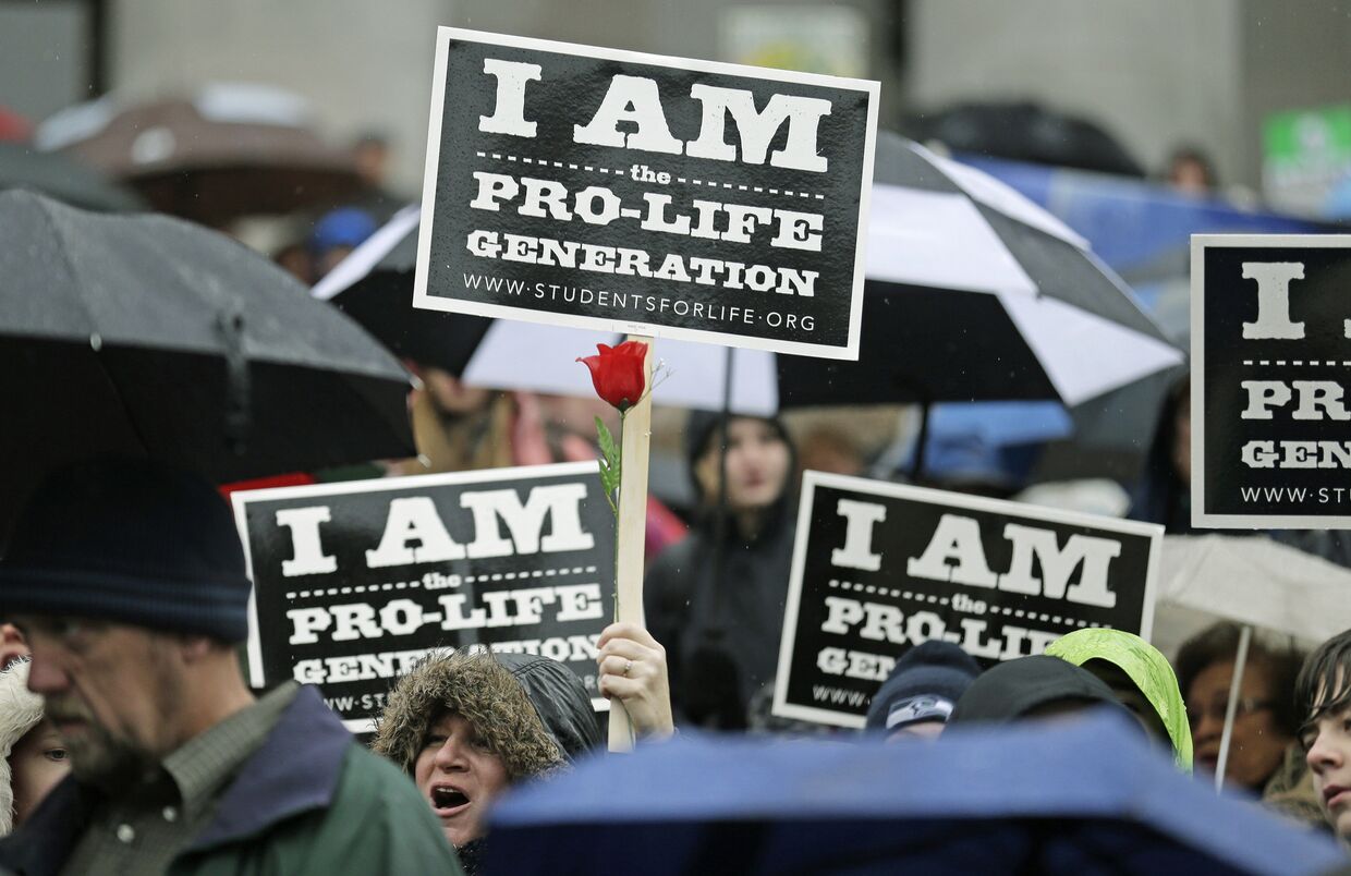 Демонстрация противников абортов во время митинга у Капитолия в Вашингтоне