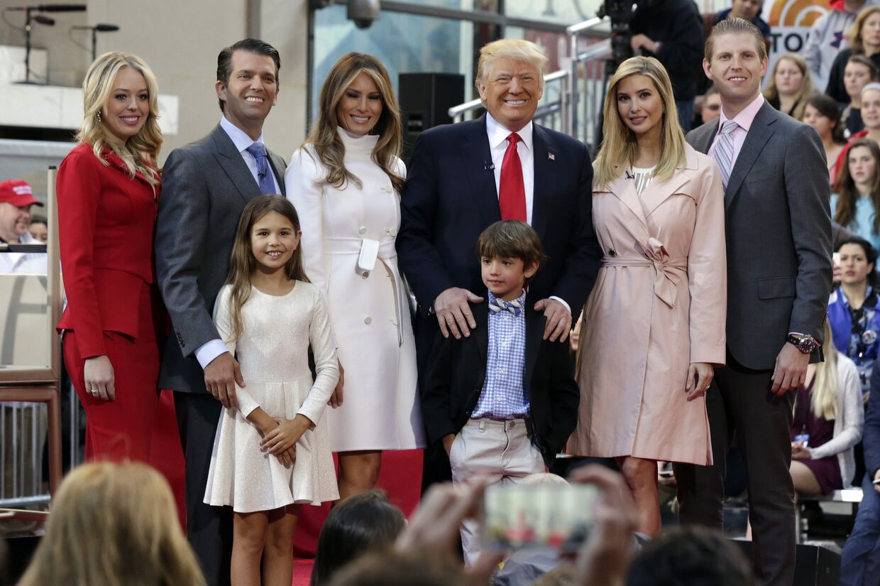 Кандидат в президенты США Дональд Трамп с членами своей семьи в Нью-Йорке
