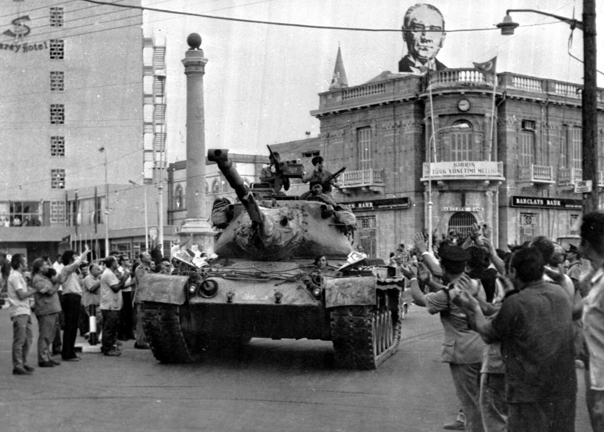 Турецкий танк в столице Кипра Никосии
