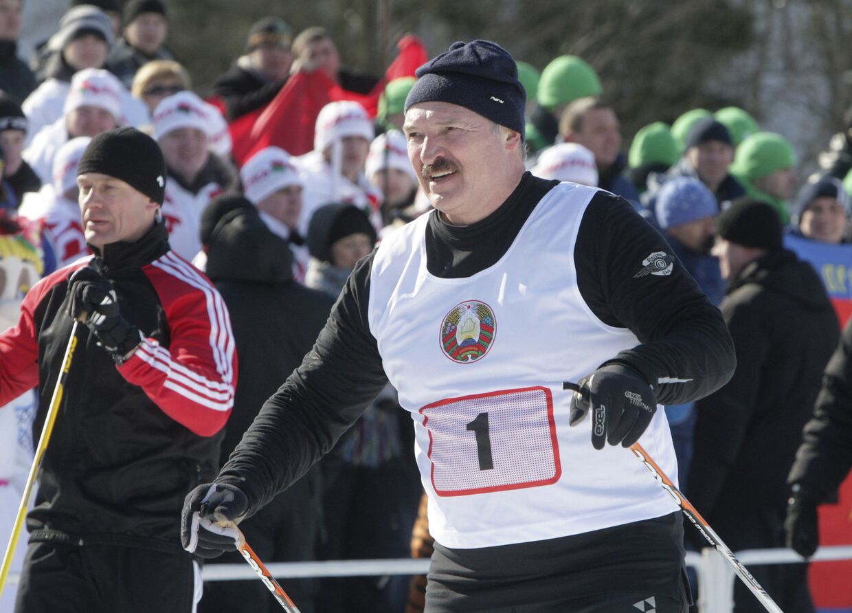 Президент Белорусси Александр Лукашенко во время спортивный соревнований