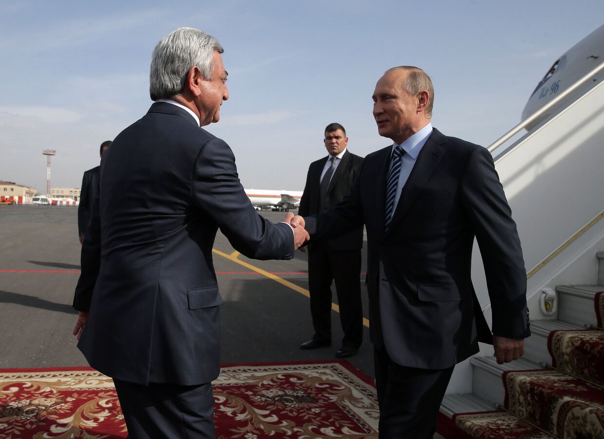 Президент РФ Владимир Путин и президент Армении Серж Саргсян