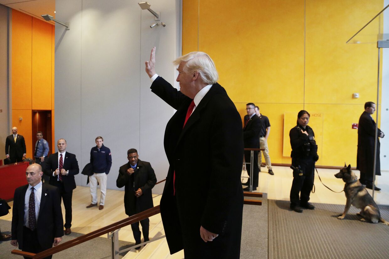 Избранный президент США Дональд Трамп в фойе Нью-Йорк-Таймс-билдинг