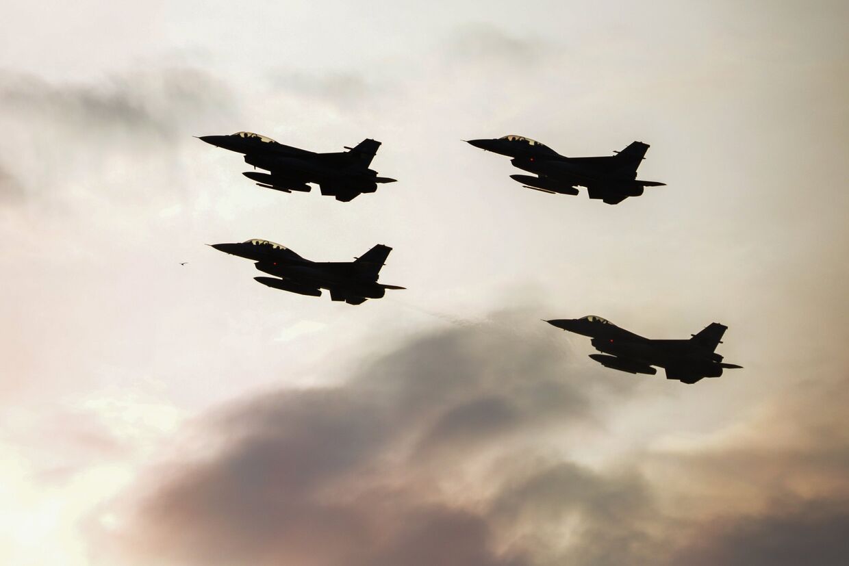 Истребители F16 турецких и польских военно-воздушных сил