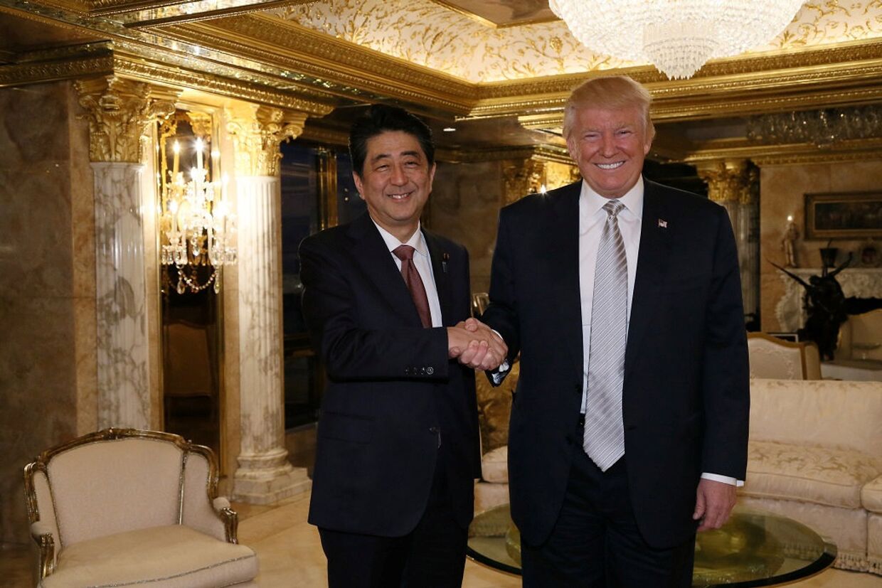 Премьер-министр Японии Синдзо Абэ и избранный президент США Дональд Трамп