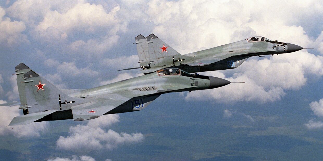 Сверхзвуковой истребитель МиГ-29 в воздухе