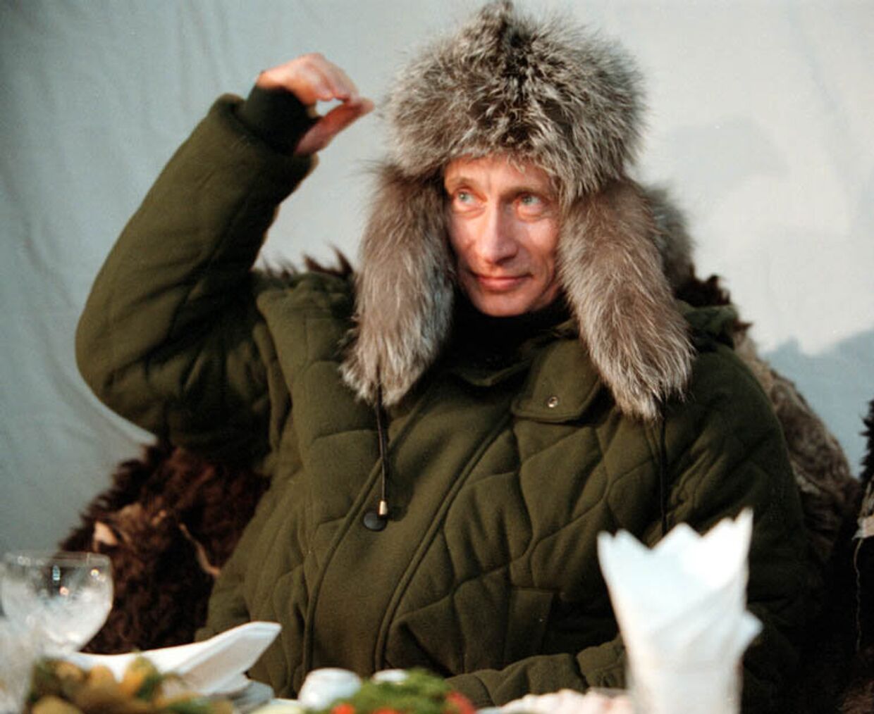 Путин в зимней шапке