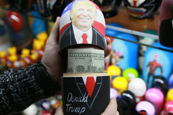 Матрешки с портретом Дональда Трампа продаются в Москве Матрешки с портретом Дональда Трампа продаются в Москве