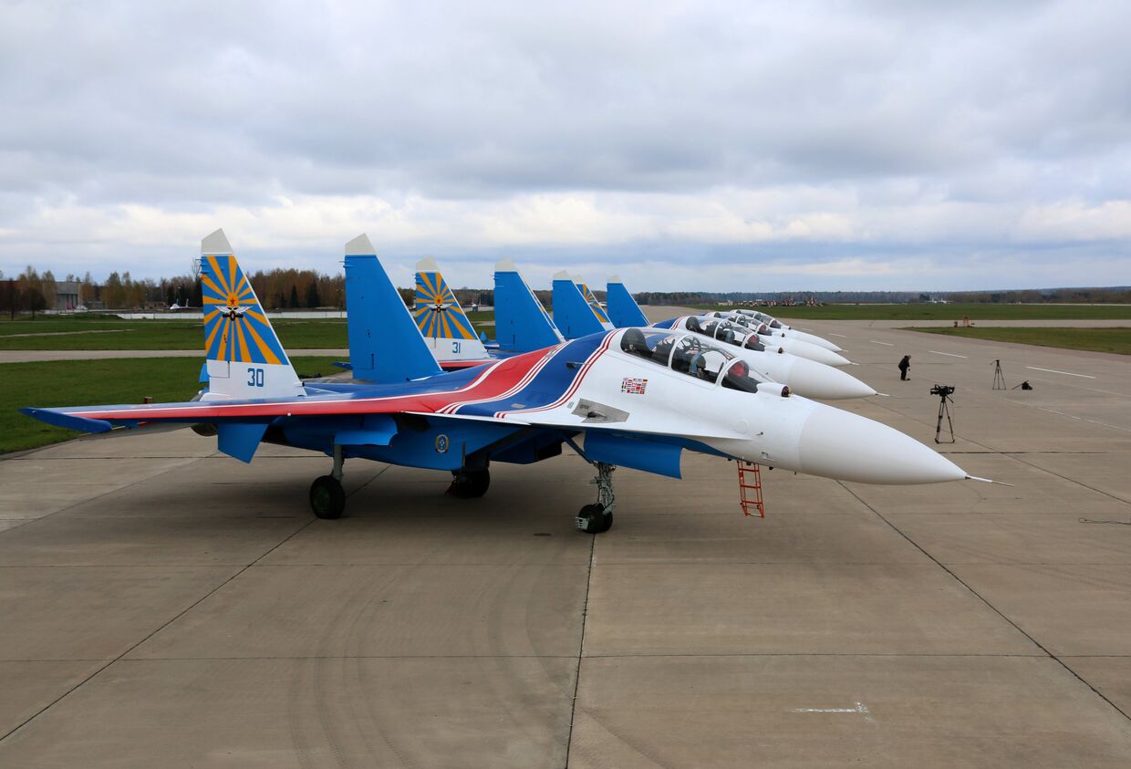Русские Витязи получили первые четыре истребителя Су-30СМ