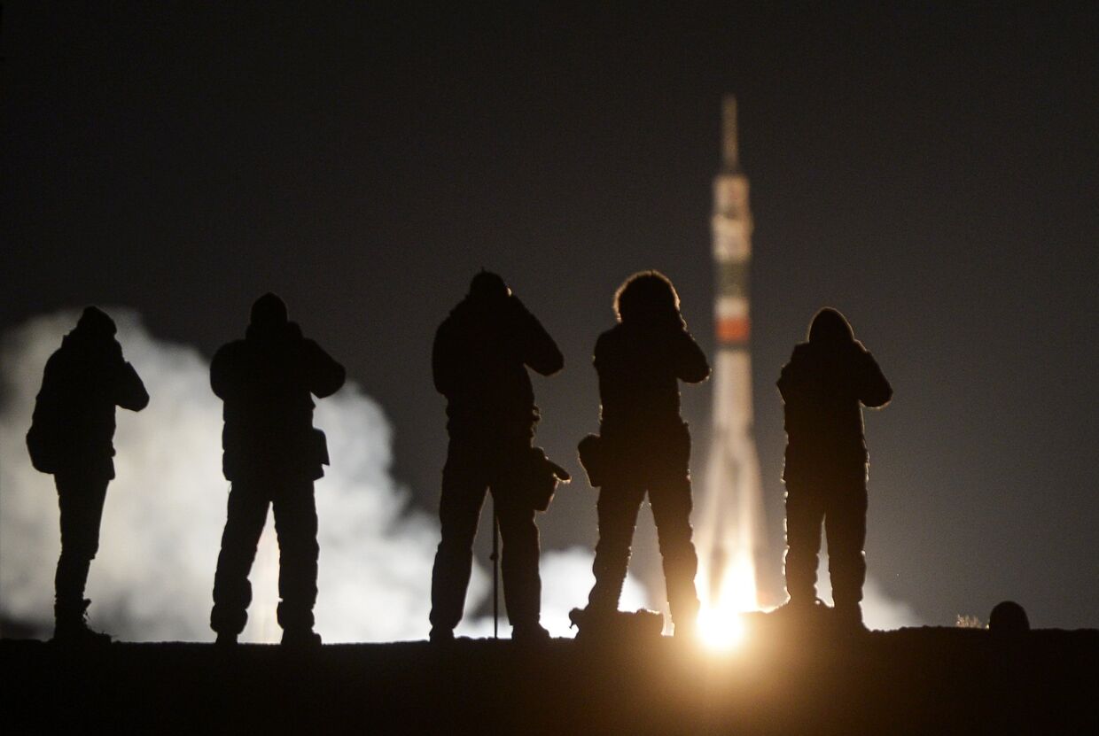 Пуск ракеты-носителя «Союз-ФГ» с пилотируемым кораблем «Союз МС-03» с космодрома «Байконур»